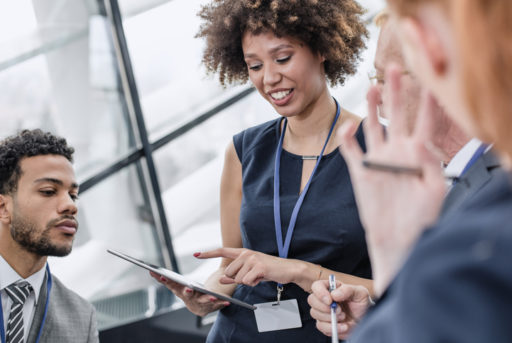 Como fazer prospecção de clientes em feiras e de forma eficiente?